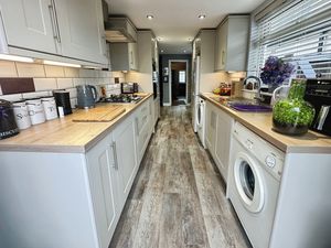 High Street- click for photo gallery